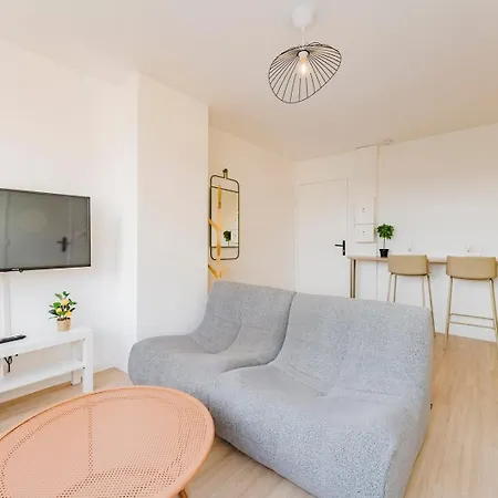 Appartement 1-bedroom Flat In The Heart Of *